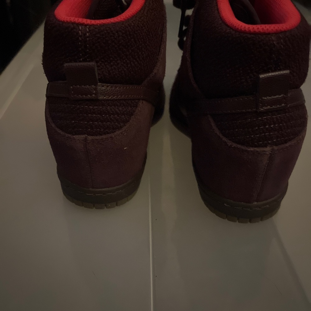 NIKR SKY HI DUNK SUEDE